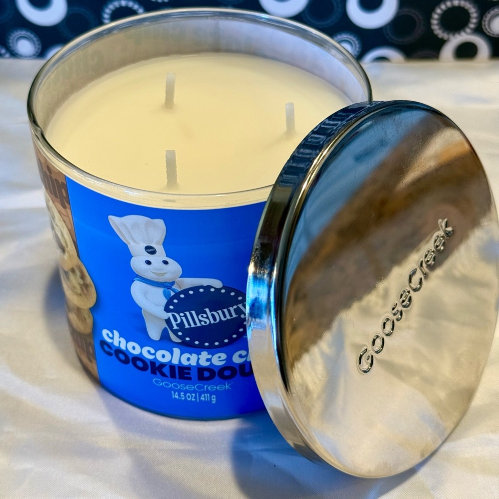 Pillsbury 3-Wick Candle Chocolate Chip Cookie Dough Goose Creek Original box
